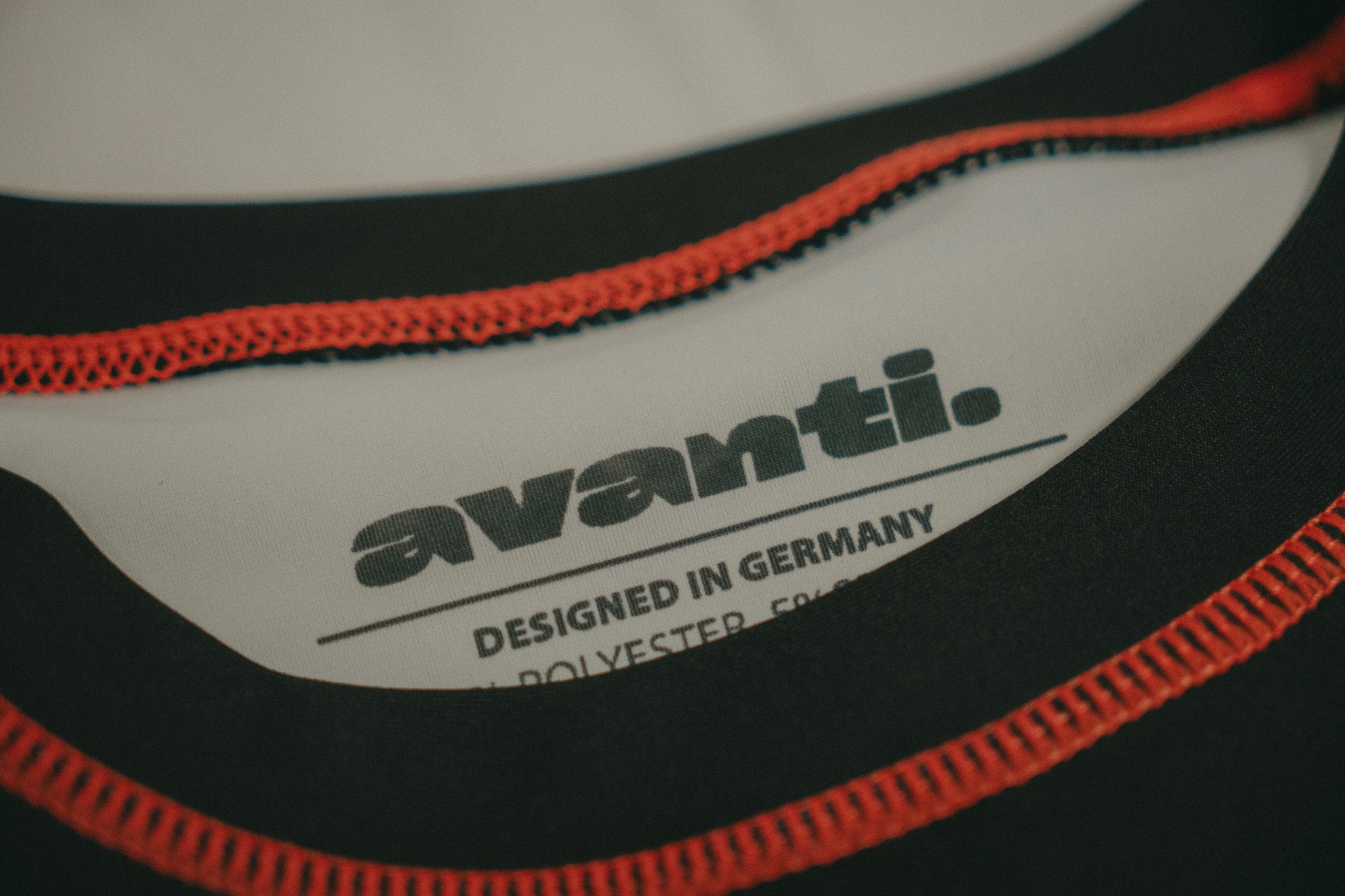 avanti. Hunter Core Rashguard