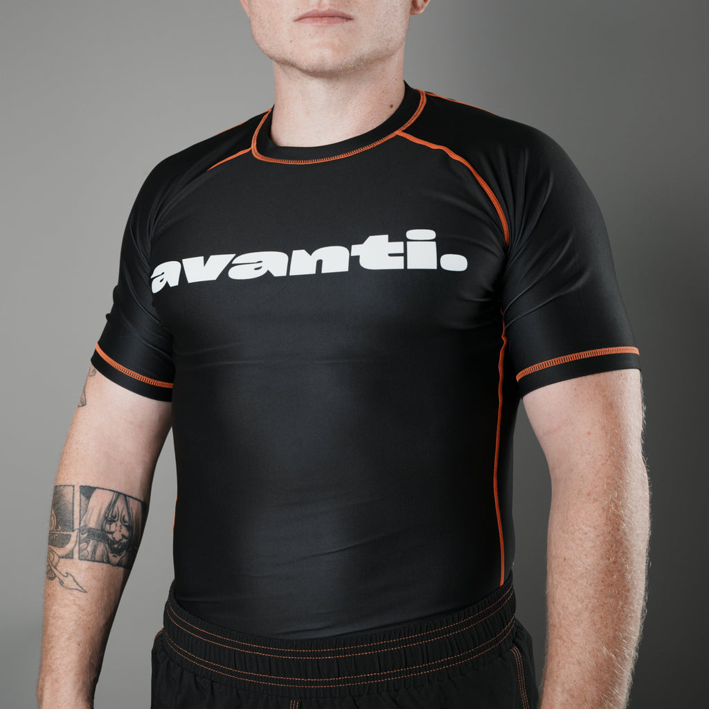 avanti. Core Rashguard